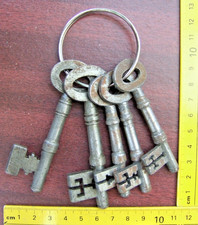 Bunch Of Five Genuine Vintage Antique Warded Keys, interior designer, props, etc