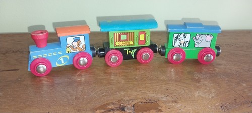 Wooden zoo train fits - zoo, brio