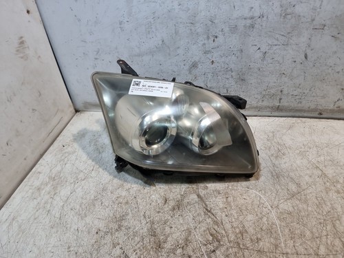 Toyota avensis headlight - toyota,
