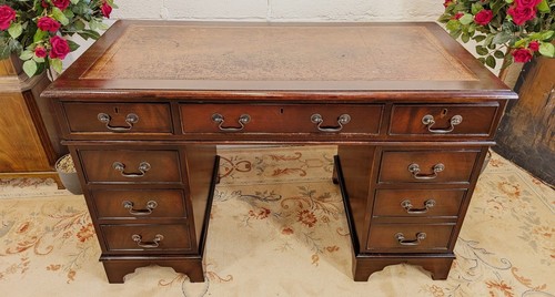 Vintage mahogany pedestal - vintage,