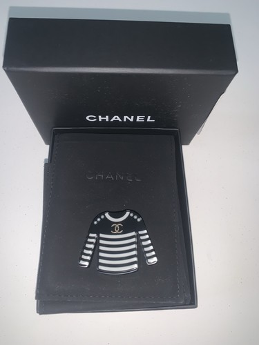 Chanel brooch pin resin - brooch,