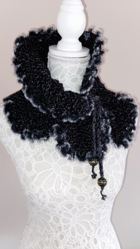 Hand knit ruffled - ruffled, collar