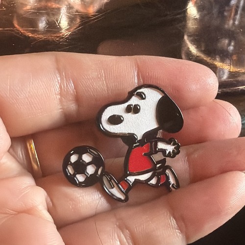 Smiling snoopy playing - smiling,