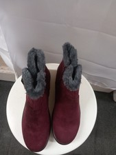 Ladies BNWT burgundy boots