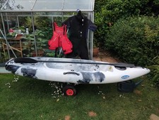 Kayak Sit On ,wheels ,seat ,life Jacket and Wetsuit