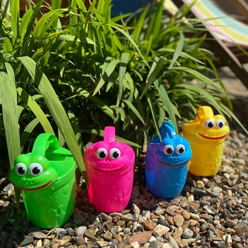 Children frog watering can - frog,