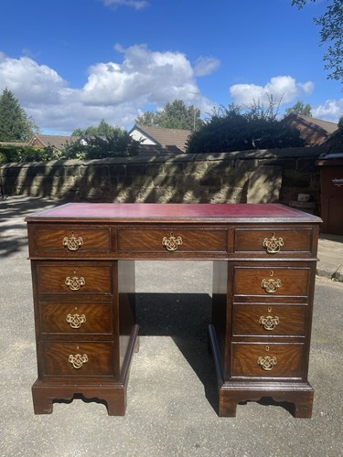 Quality antique oak pedestal - quality,