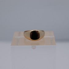 18CT YELLOW GOLD SIGNET RING -