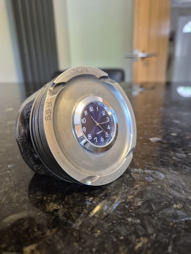 Piston blue clock desk - piston,