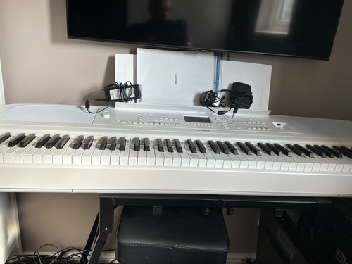 Yamaha dgx 670 electric - yamaha,