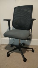 Vitra ID Mesh Office Chair – Fully Adjustable (Used, Great Condition)