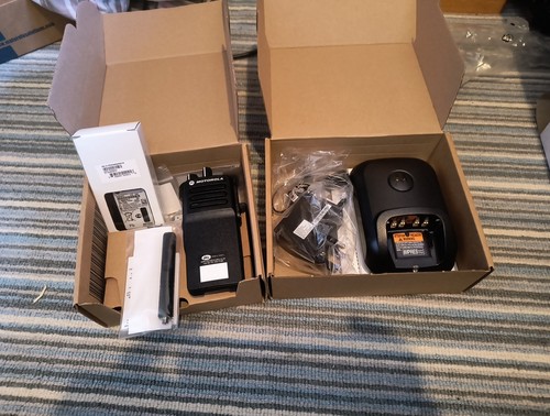 Motorola dp4400e uhf - motorola, two-way
