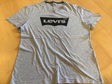 Men's Levis T shirt in grey with black logo. size L. very good condition.