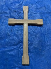 WOODEN MAHOGANY DETAILED CROSS