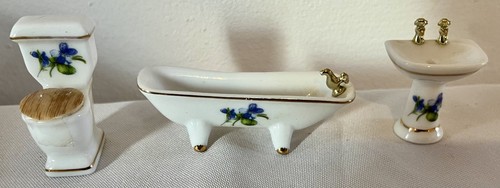Vintage dolls house bathroom - vintage,