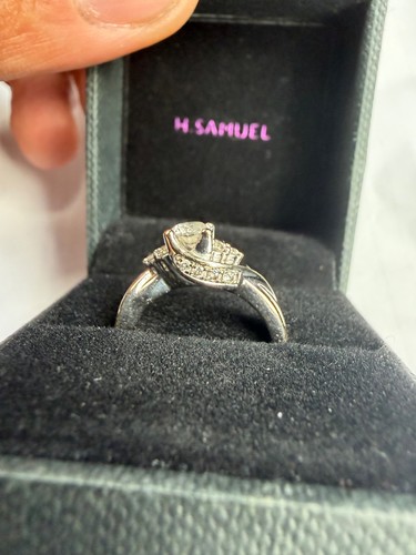 18ct white gold diamond ring - white,