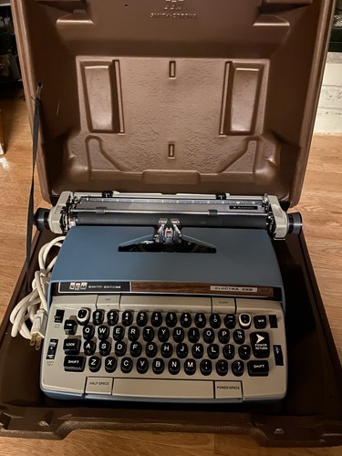 Electric typewriter smith - electric,