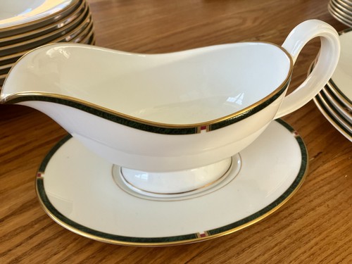 Royal worcester carina dinner - worcester,