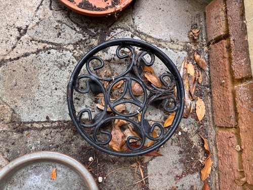 Round iron plant - round, stand