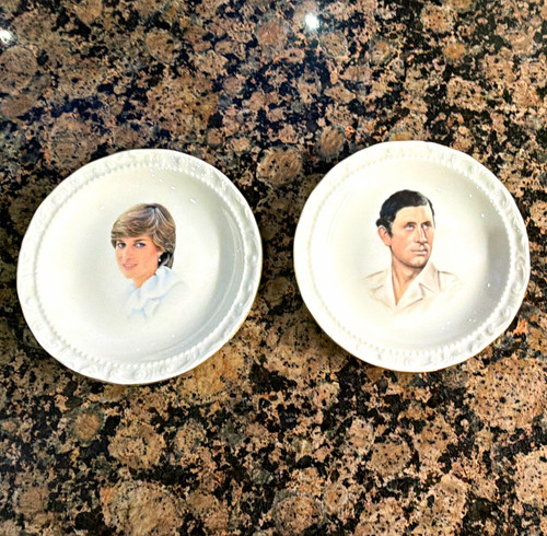 Pair two collector plates - two,