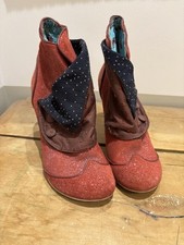 Irregular choice Poetic