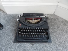 Vintage Oliver Portable Typewriter in Original Carry Case