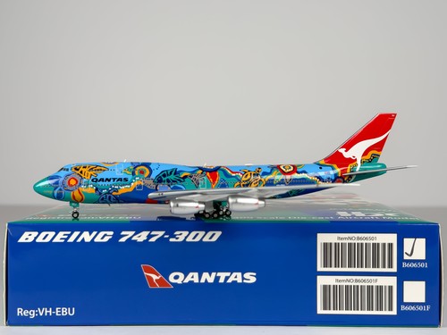 Qantas airways boeing 747 300 - qantas,