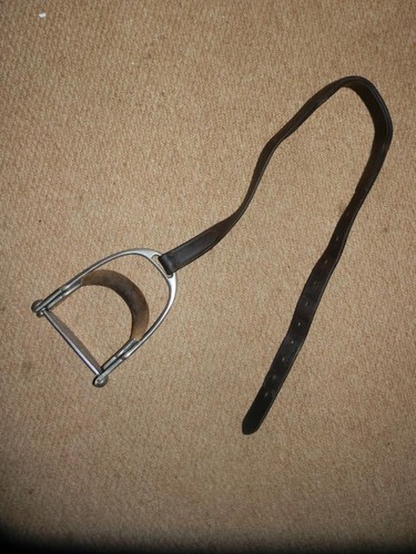 Antique english side saddle - english,