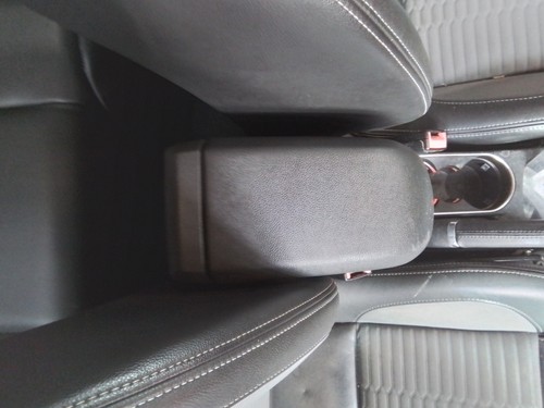 Centre armrest lid ford fiesta - ford,