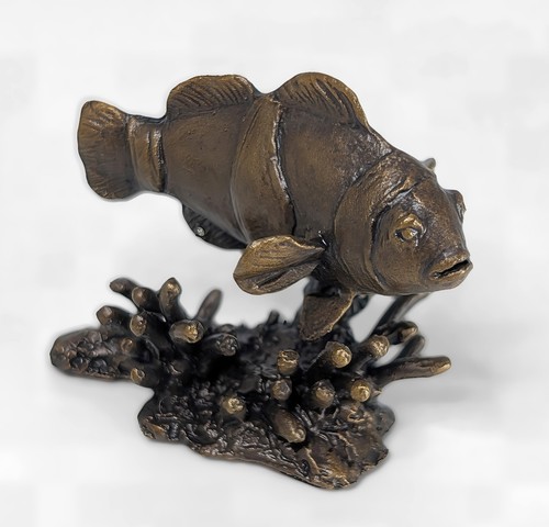 Solid bronze clownfish - bronze,