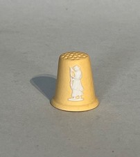 WEDGWOOD WHITE ON CANE JASPER NEOCLASSICAL SPINNER THIMBLE