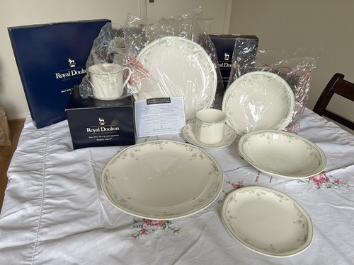 Royal doulton caprice piece - doulton, 24
