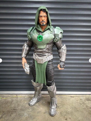 Lifesize statue - lifesize,