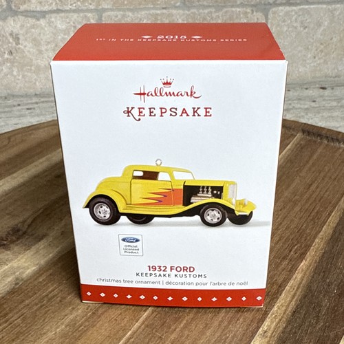 Hallmark ornament 1932 - 1932, ford