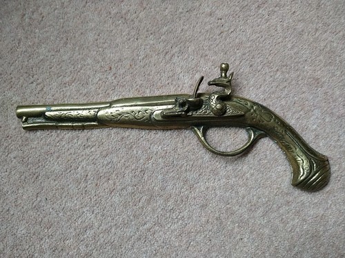 Decorative brass gun wall - brass,