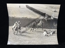 ORIGINAL 1969 CHINA DAVID NICHOLSON HORSE RACING TOPHAM TROPHY 10X8 PRESS PHOTO