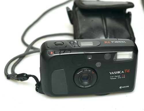 Yashica 35mm compact - yashica, t4