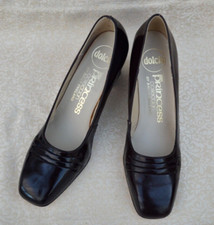 DOLCIS:  PRINCESS COLLECTION BY BALLY - VINTAGE 1970s LADIES COURT SHOES UNWORN