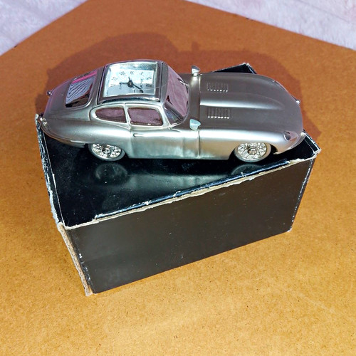 Clock metal jaguar type - metal, e-type
