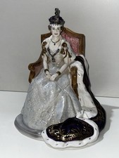 2002 Royal Worcester Queen Elizabeth II In Coronation Robes - limited edition 