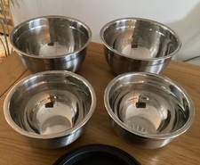 4 Piece Stainless Steel Mixing Bowls with Airtight Lids - Non-Slip & Measuring..