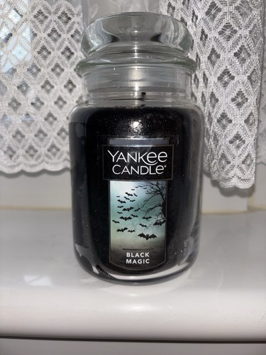Yankee candle black magic - black,