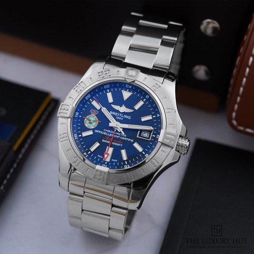 Breitling avenger gmt - ii,