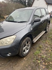TOYOTA RAV4 breaking one wheel