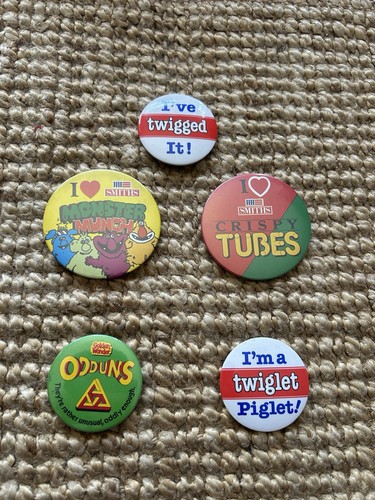 Vintage 80s crisp - , badges