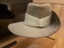 Vintage Akubra Australian Military Slouch Hat w/ Badge and Band Fur Felt