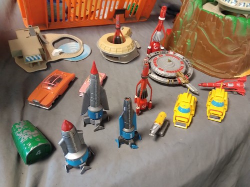 Thunderbirds tracy island - thunderbirds,