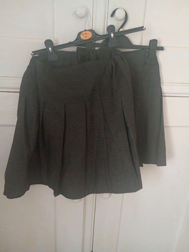 Dark grey school - 9/10,