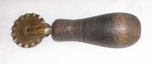 Primitive pie pastry crimper - primitive,
