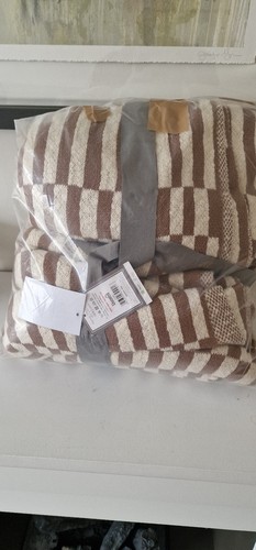 Dunelm throw camel 180 - -,